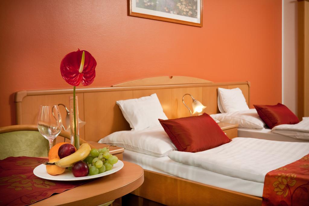 Hotel Kalvaria غيور المظهر الخارجي الصورة